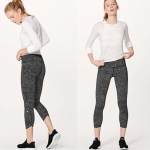 Lululemon Quick Pace Tight Leggings 7/8 Length Soundwave Black White Luxe Size 4